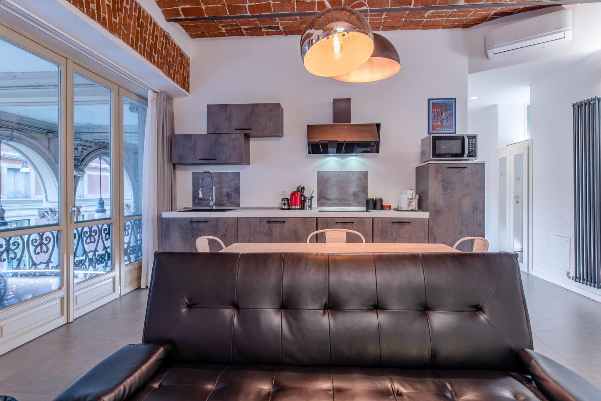 Suite & Queen Apartments Торино Екстериор снимка