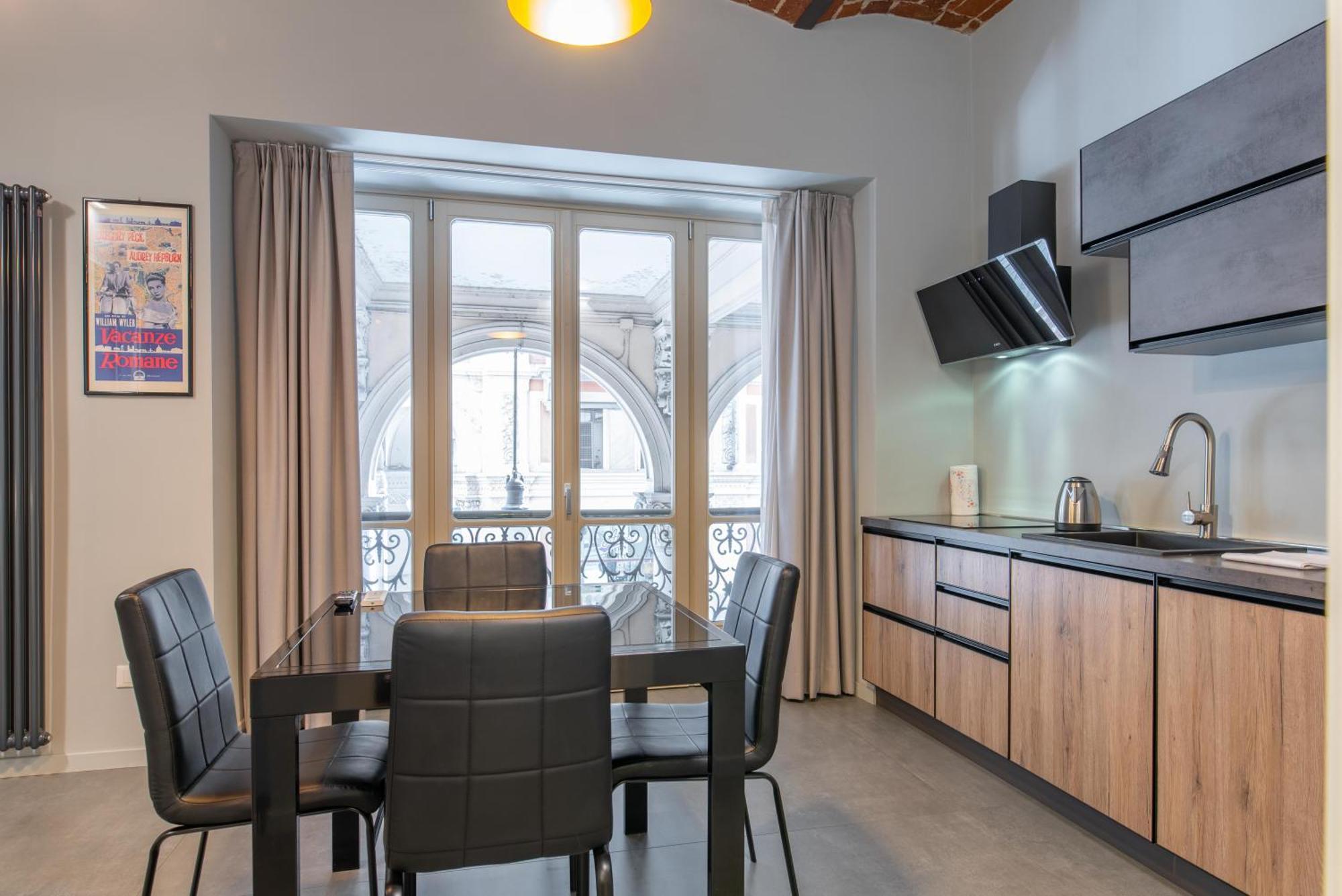 Suite & Queen Apartments Торино Екстериор снимка
