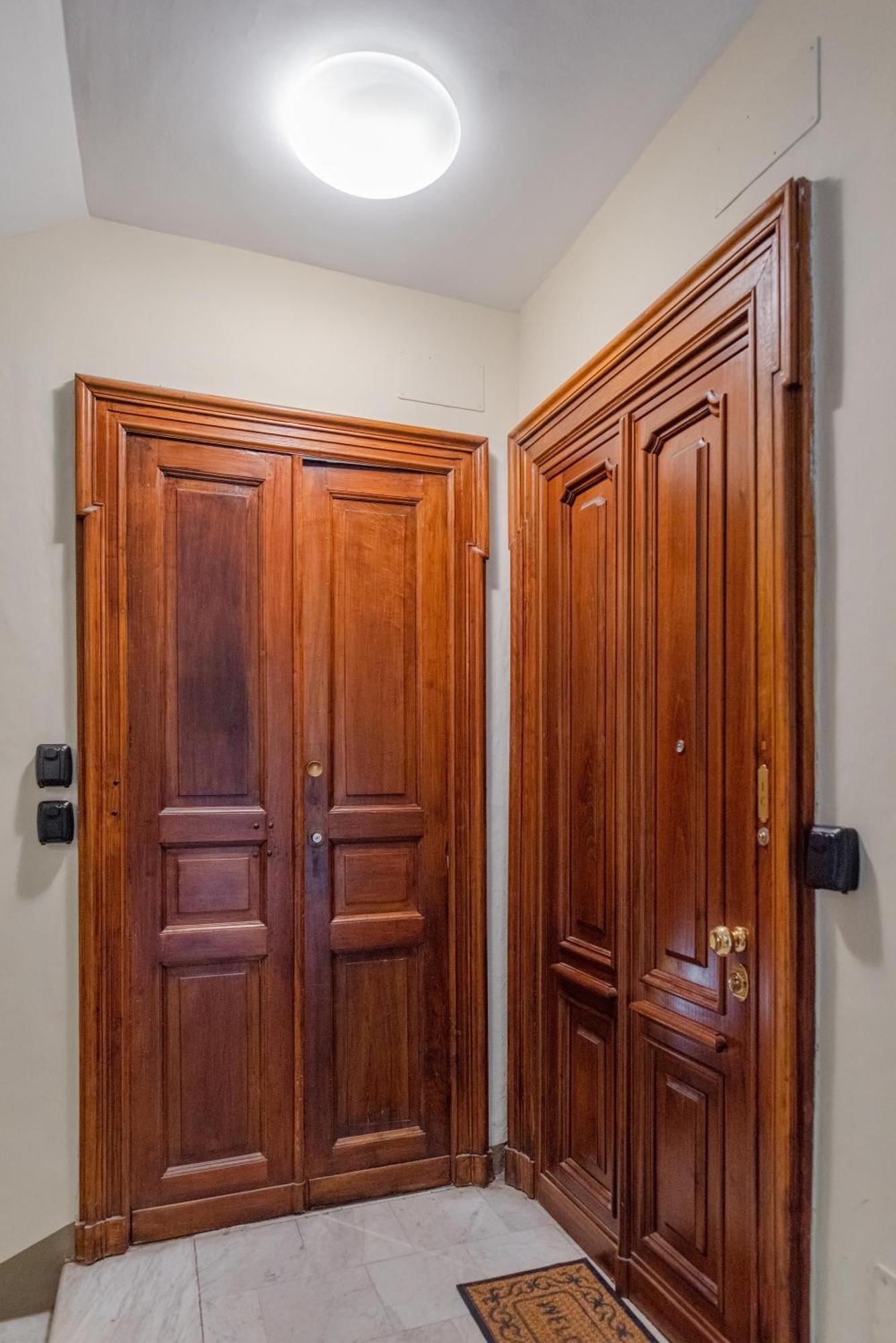 Suite & Queen Apartments Торино Екстериор снимка