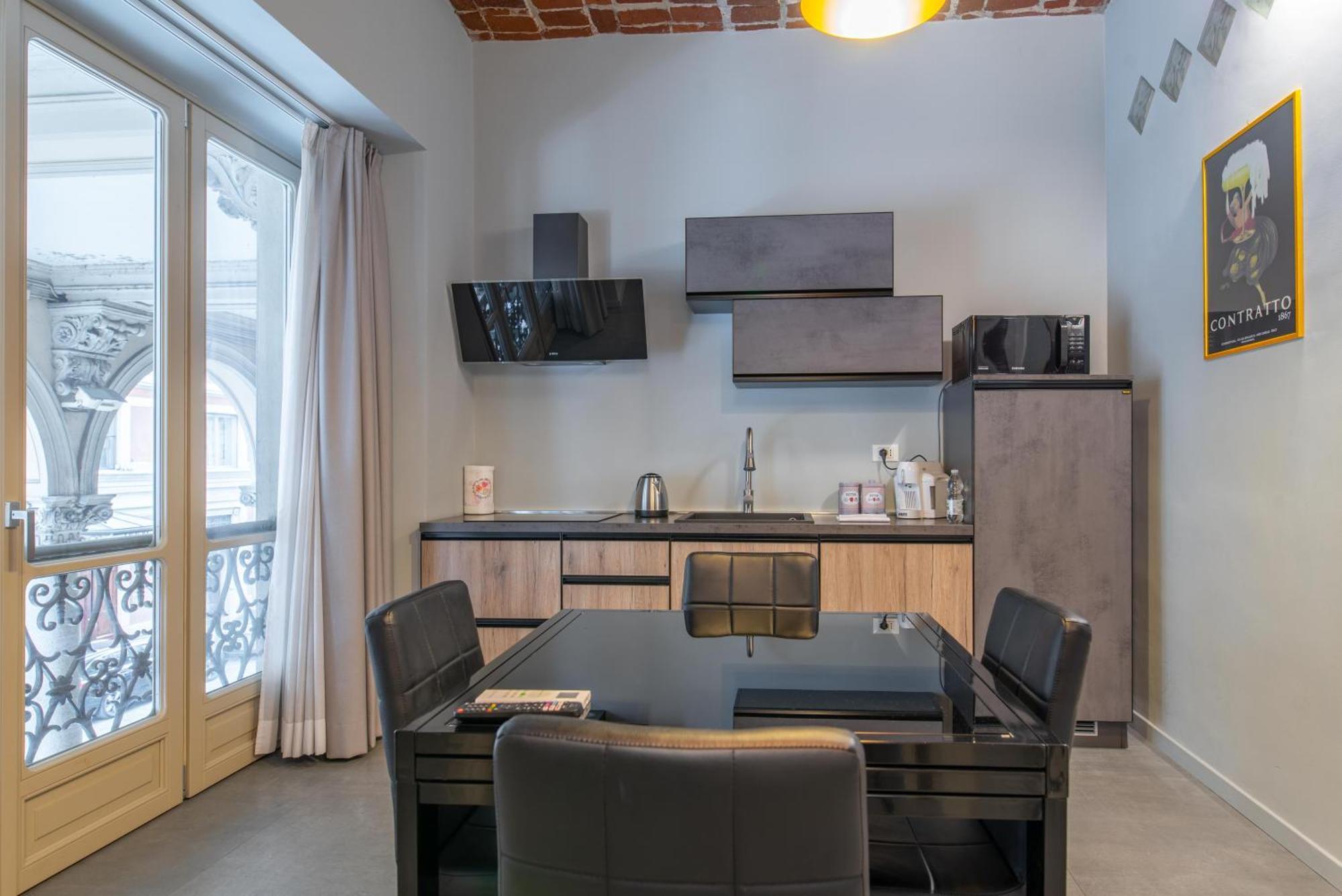 Suite & Queen Apartments Торино Екстериор снимка