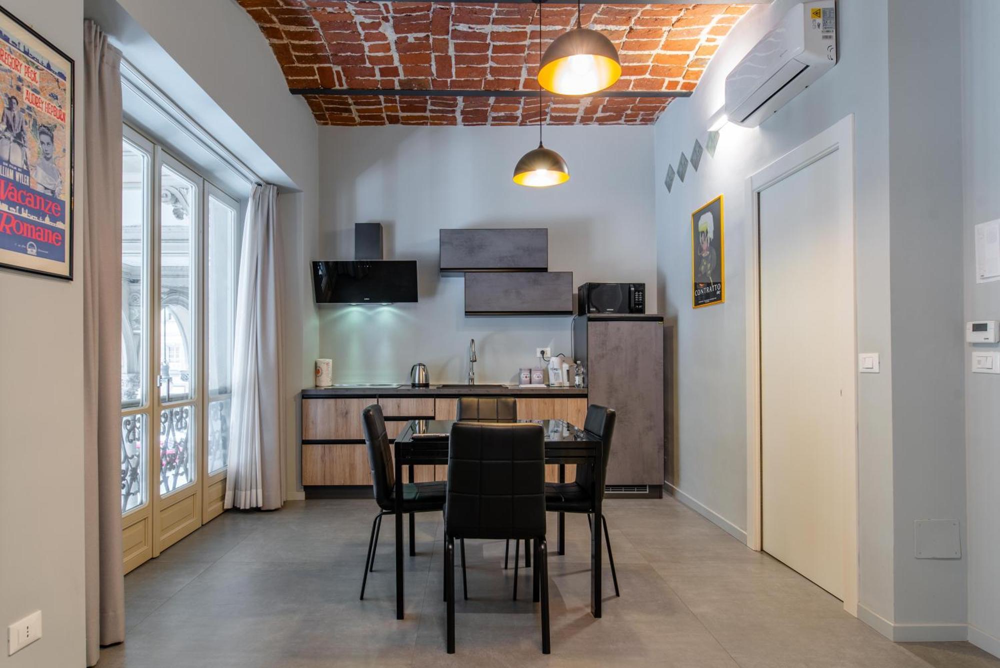 Suite & Queen Apartments Торино Екстериор снимка